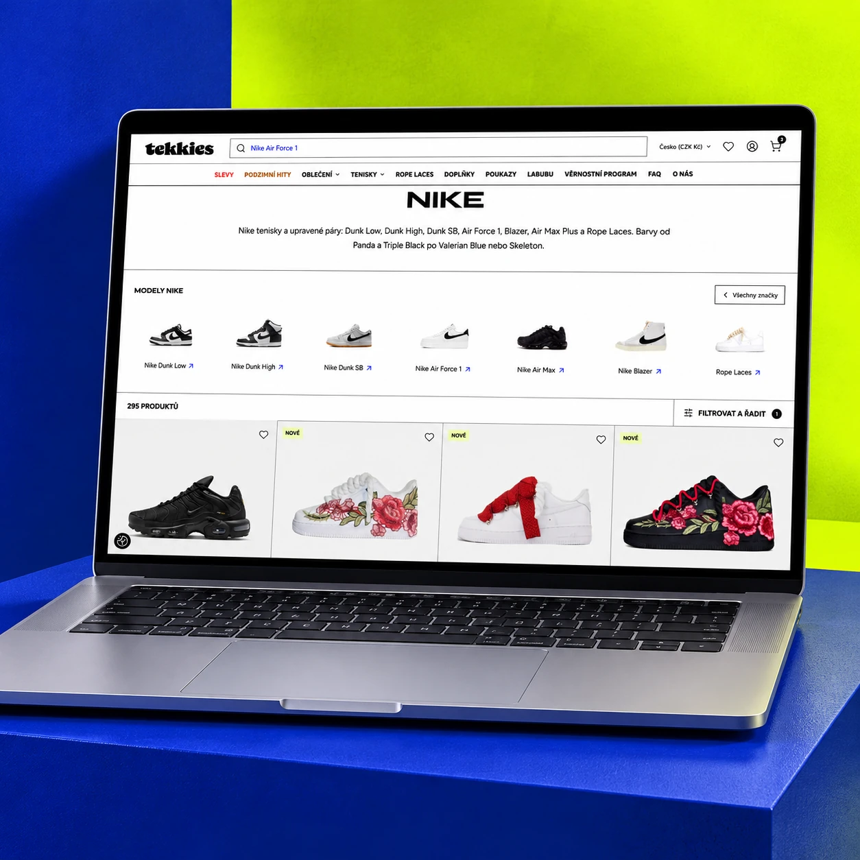 Kategorie Nike v e-shopu TEKKIES na notebooku s přehledem modelů a produktů
